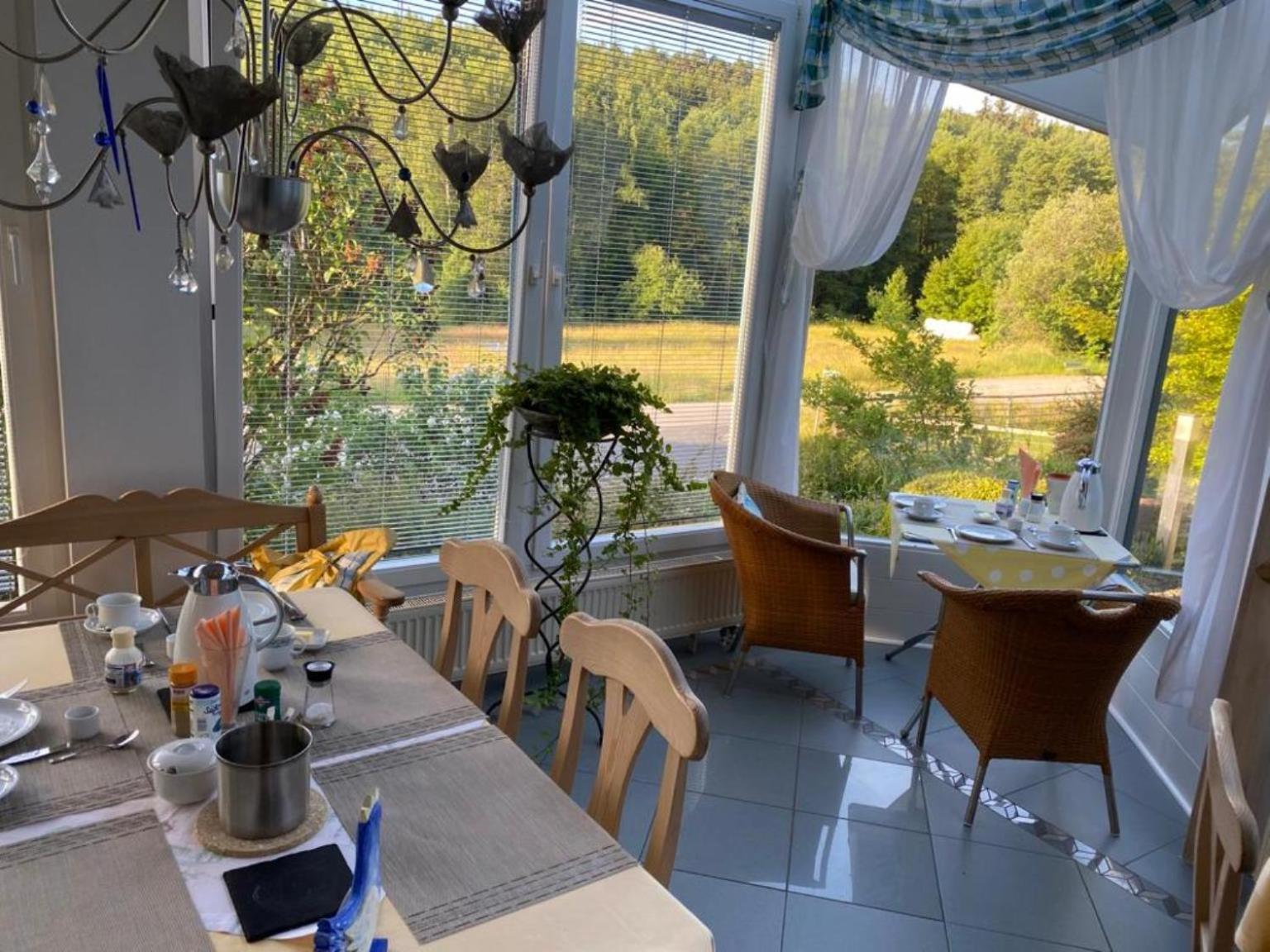 Pension-Ferienwohnung Liesbachtal Direkt Am Waldrand Bayerische Rhoen Schönau an der Brend Rum bild